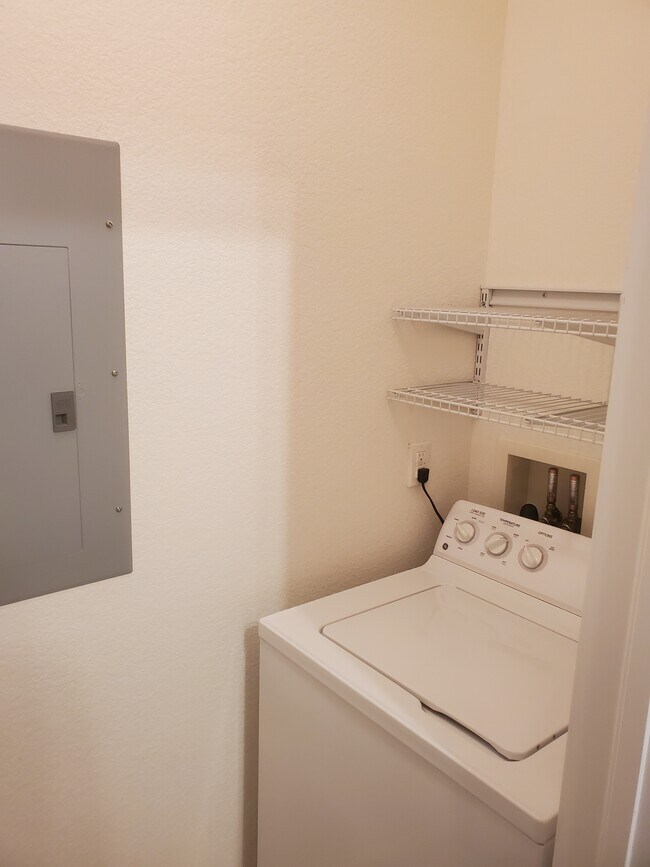 Building Photo - 15700 E Jamison Dr