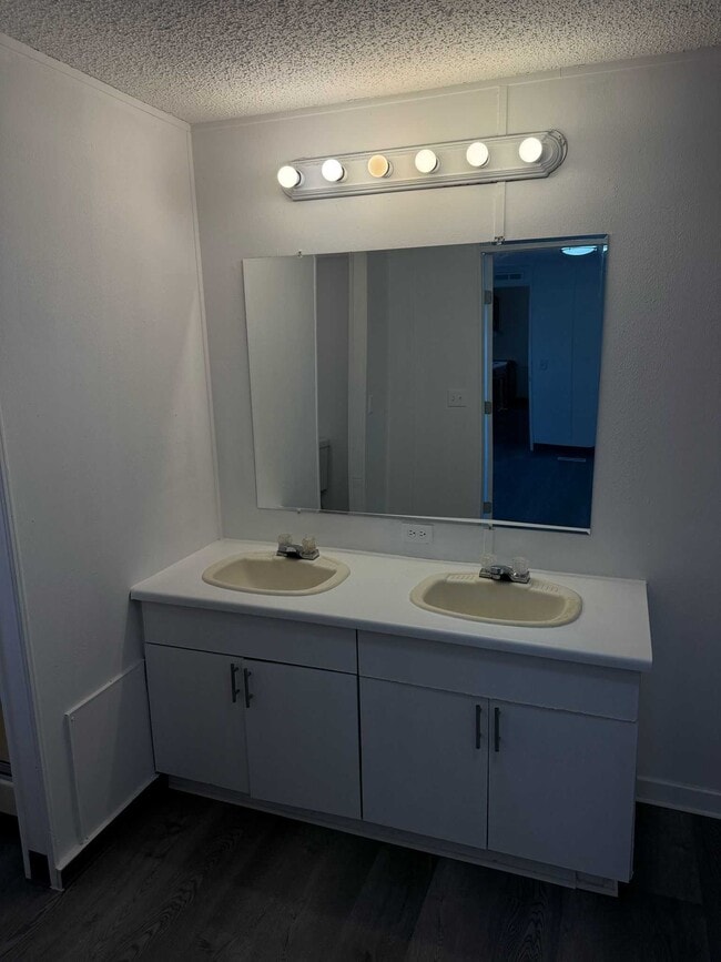 Building Photo - 14004 Duncum St