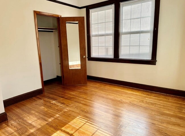 Building Photo - 128 Nethermont Ave