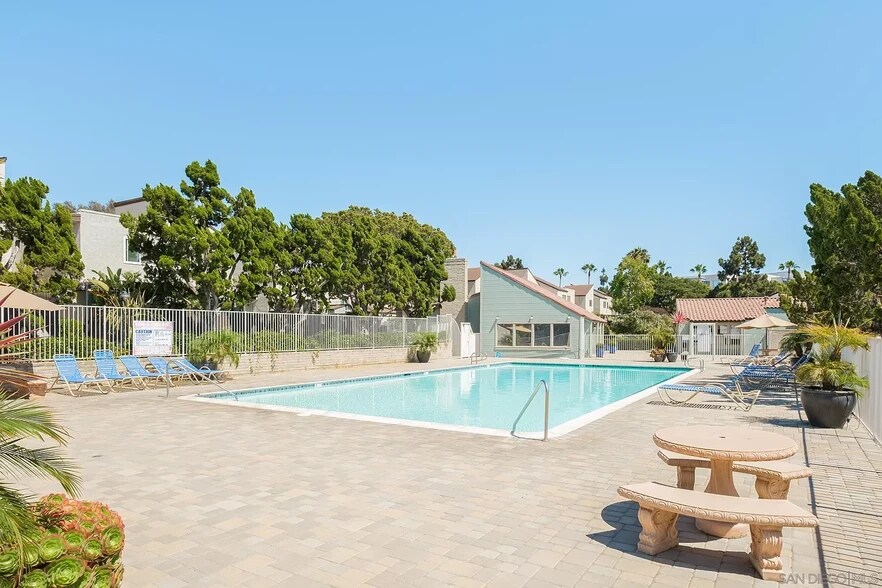 Swimming Pool2 - 9595 Easter Way