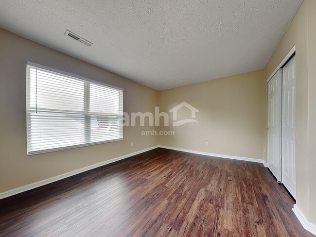 Building Photo - 80 Bluegrass Ln