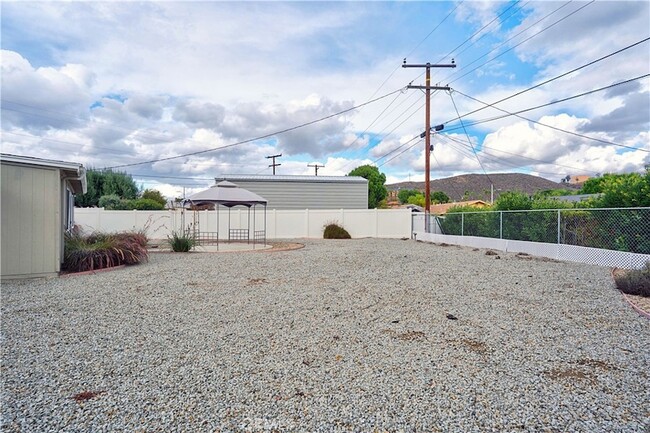 Building Photo - 26960 McCall Ct