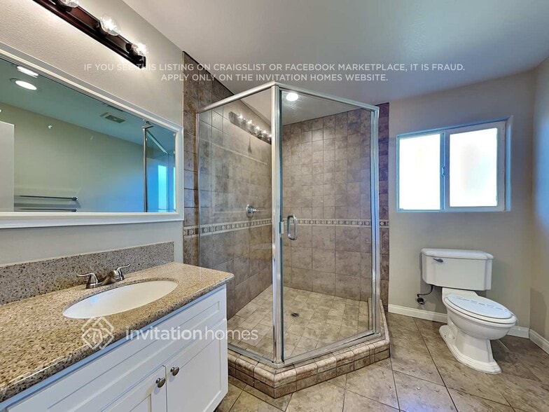 Building Photo - 1241 E Herring Ave