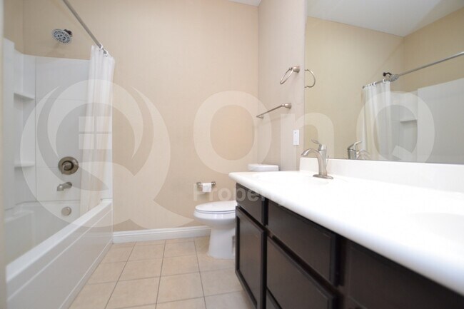 Building Photo - 3747 E Zachary Dr