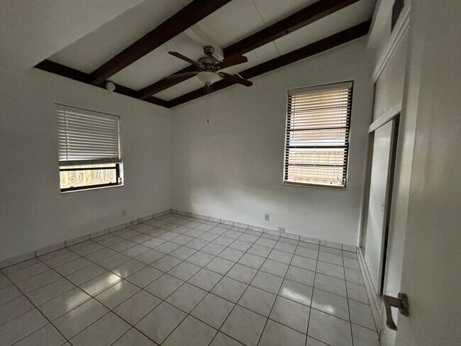 Building Photo - 2512 Key Largo Ln