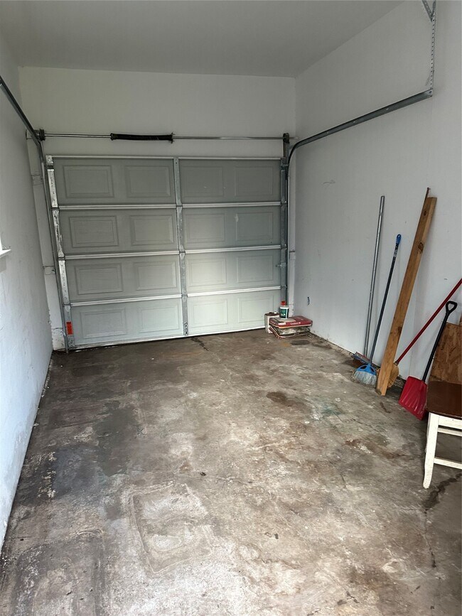 Building Photo - 4504 Kingsbury St