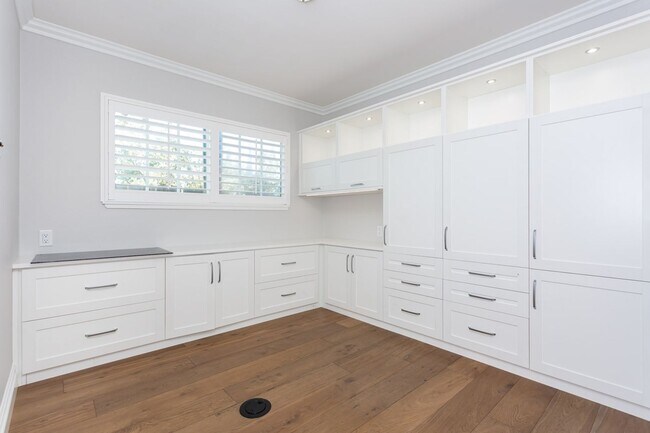 Building Photo - Spacious Entertainers Retreat in San Carlos!