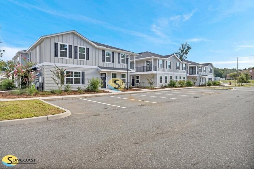 Building Photo - 3821 SW 43rd Ct