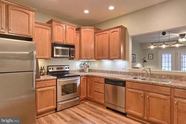 Building Photo - 2075 Deer Run Dr