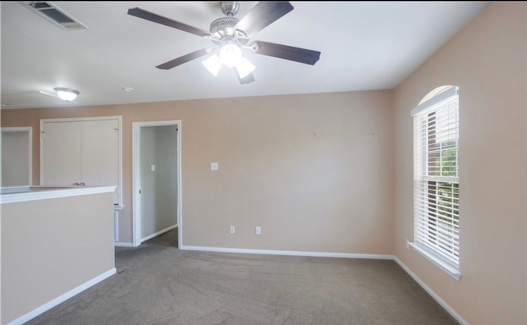 Building Photo - 308 Ponderosa Dr