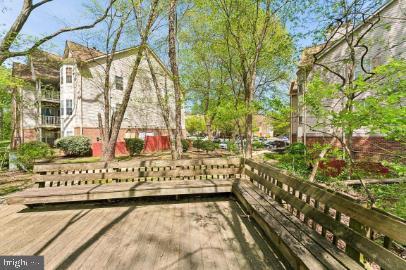 Building Photo - 9720 Lake Point Ct
