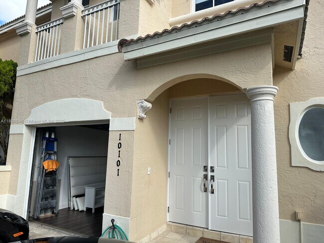 Building Photo - 10101 NW 32nd Terrace