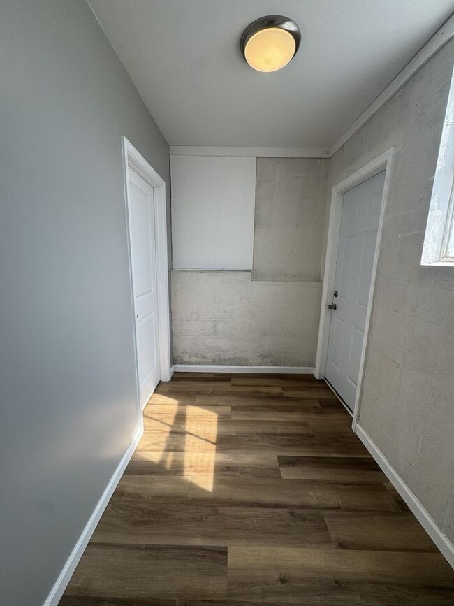 Building Photo - 6 Laurel Hill Ln