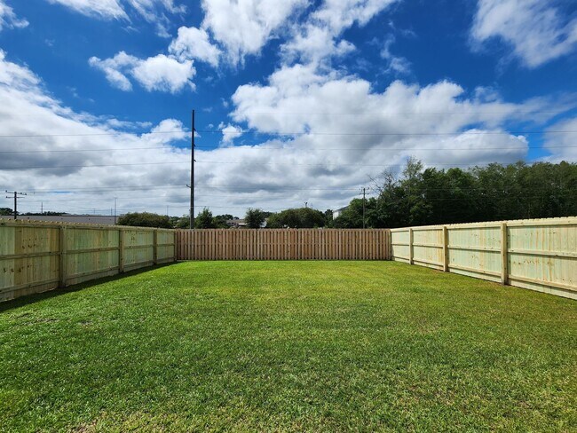 Building Photo - New 3/2 with fenced yard in Foley