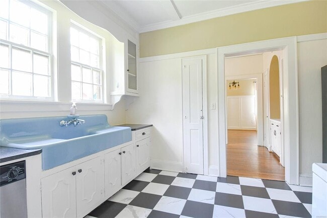 Building Photo - 1451 Watson St