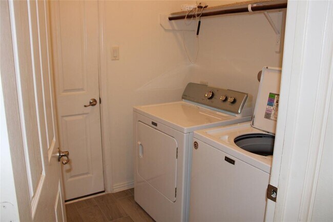 Building Photo - 4318 Payton Manor Ln