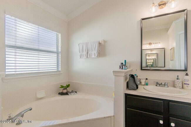 Building Photo - 2337 Matheson Dr