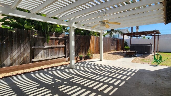 Building Photo - 538 E Banyan St