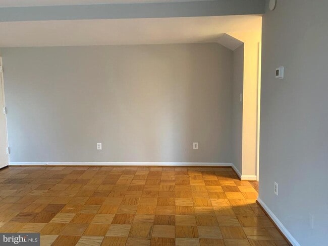 Building Photo - 738 N Wakefield St