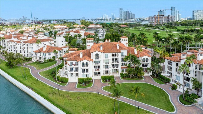 Building Photo - 2332 Fisher Island Dr