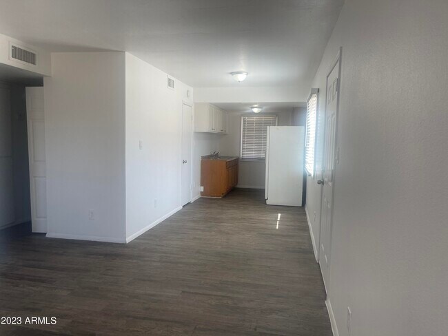 Building Photo - 4520 E Wood St