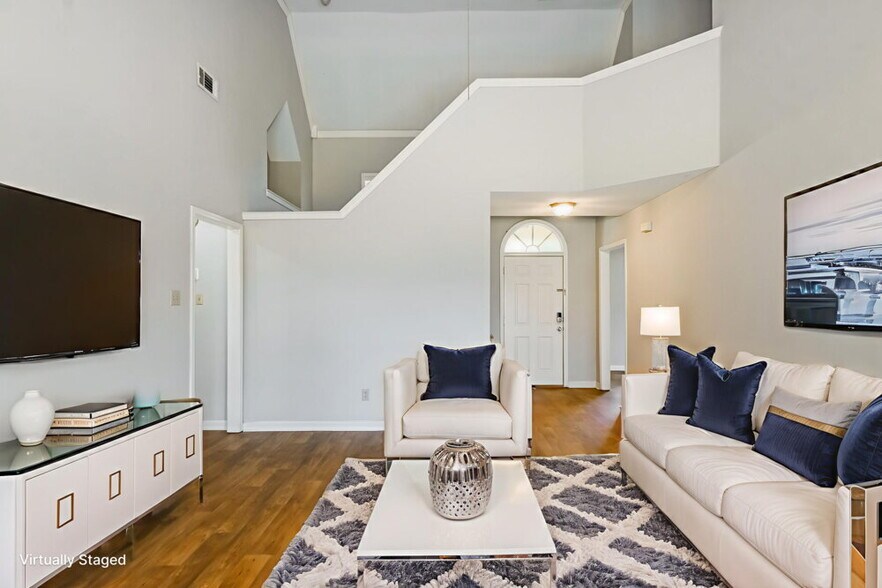 Building Photo - 15 Oakridge Cove