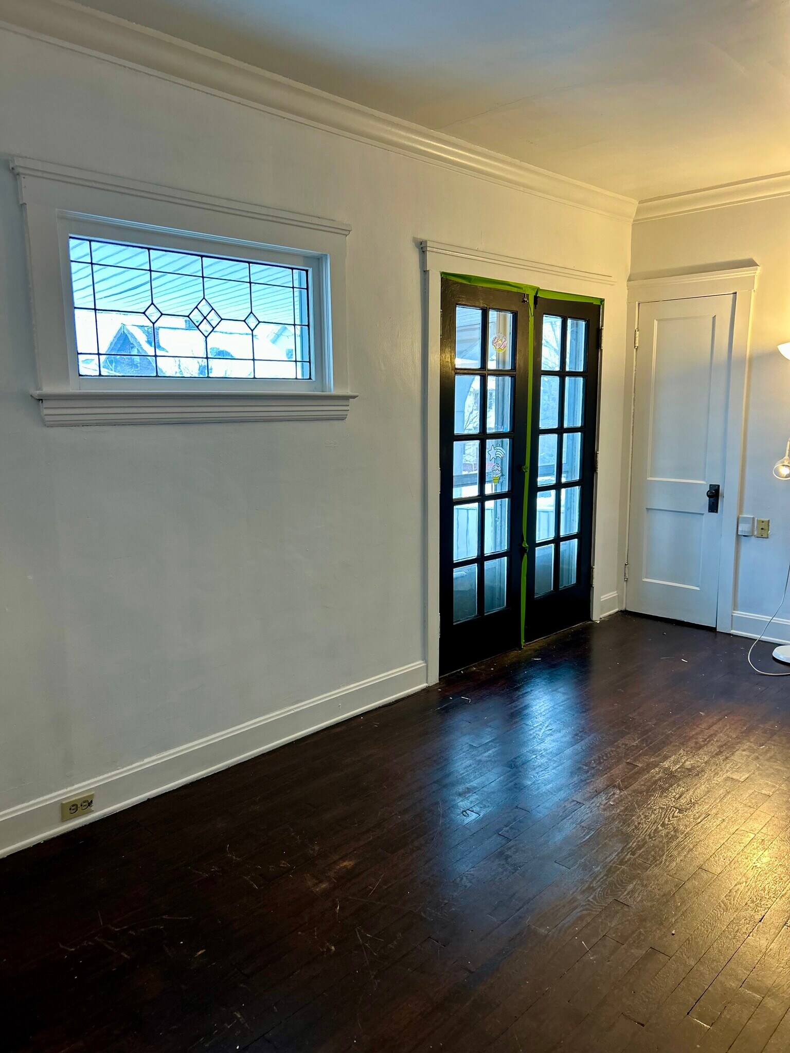 Building Photo - 2027 Chesterland Ave