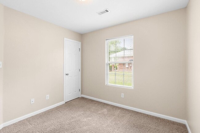 Building Photo - 1760 Tamarind Way