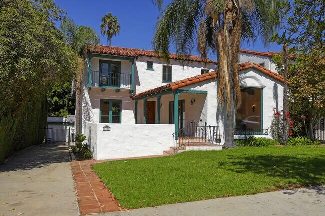Building Photo - 1233 N Isabel St