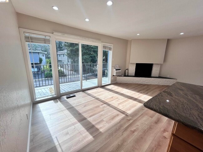 Building Photo - 3620 Walnut St