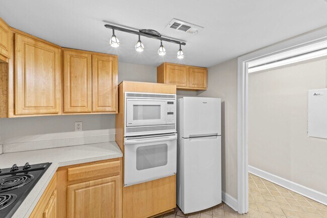 Building Photo - 3534 E Fall Creek Pkwy N Dr