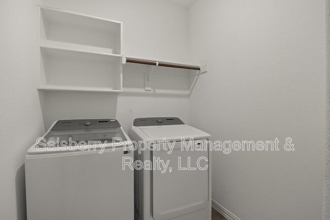 Building Photo - 233 Cherryvale Ln