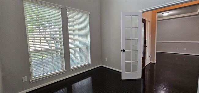 Building Photo - 6027 Turner Shadow Ln