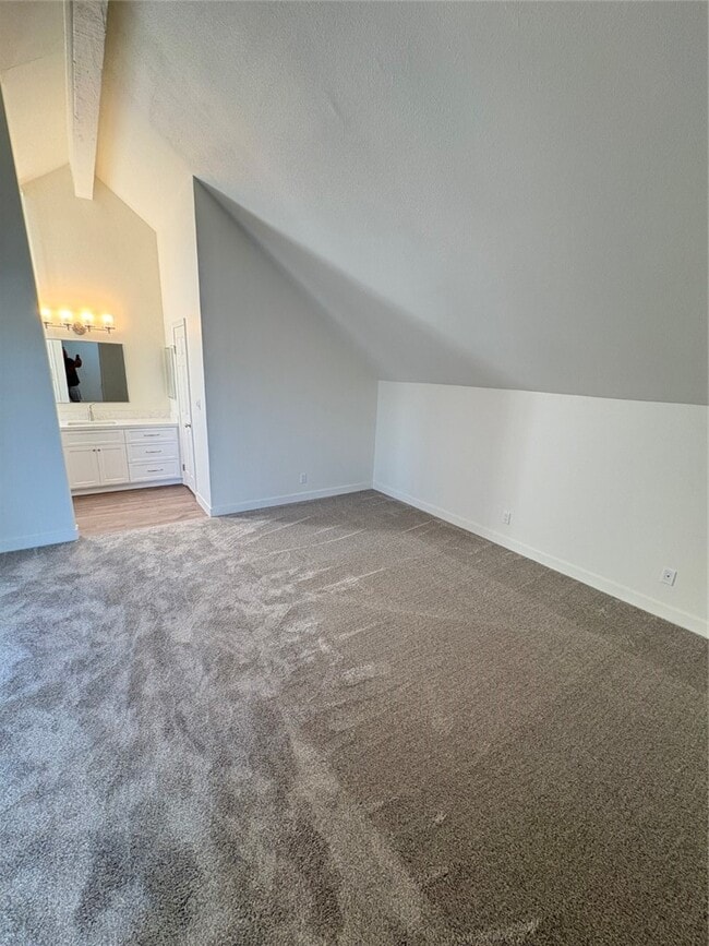 Building Photo - 310 Corsair Way