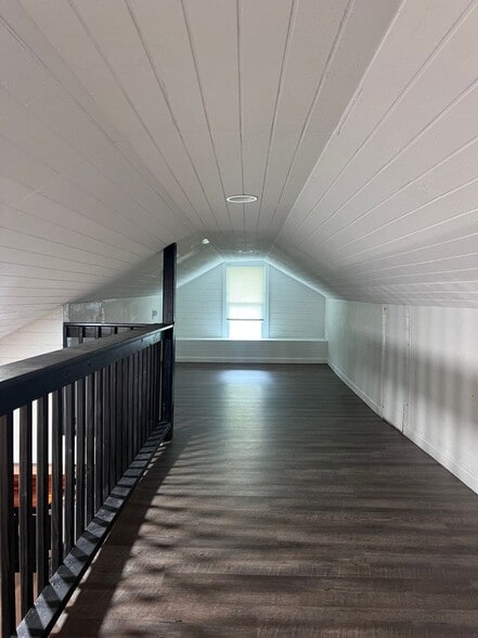 Building Photo - 4305 10th Ave