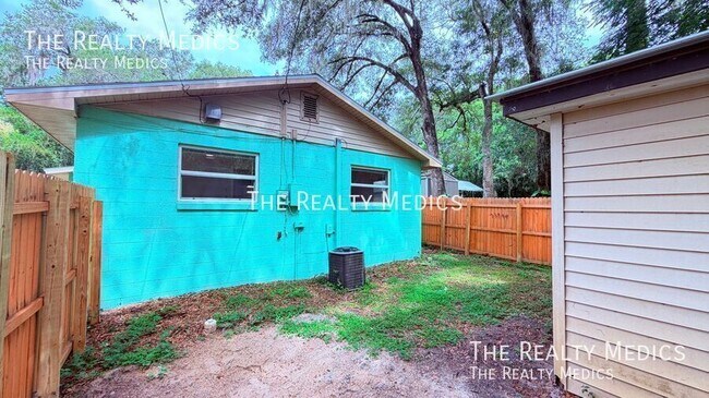 Building Photo - 31061 Lochmore Cir
