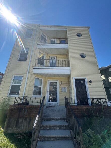 Primary Photo - 71 Winchester St
