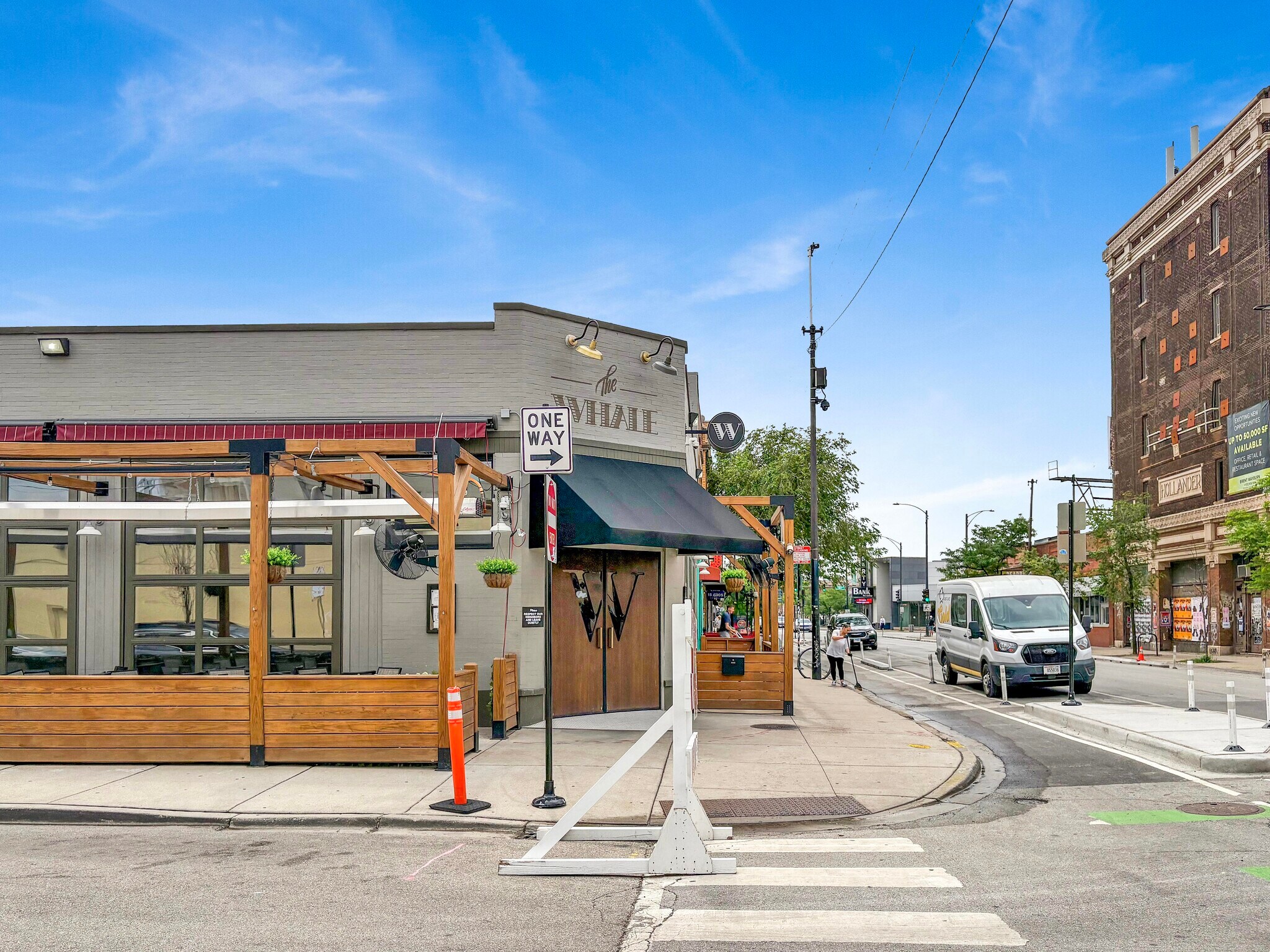 Building Photo - 3040 W Medill Ave
