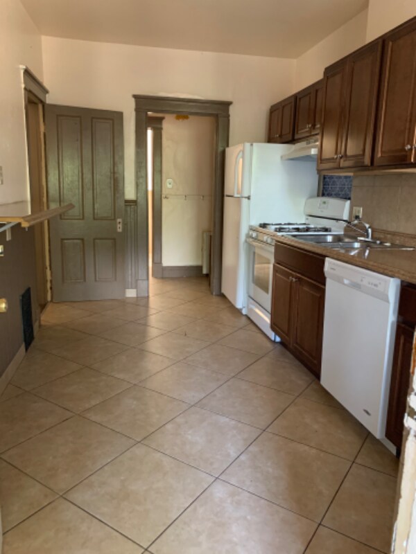 Building Photo - 2840 Irving St