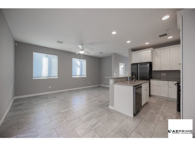 Building Photo - Exceptional Mesa 4/2.5 House with Modern Comforts!