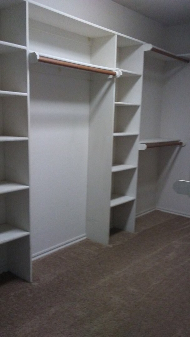 Building Photo - Very nice 3 bedroom home with an office in...