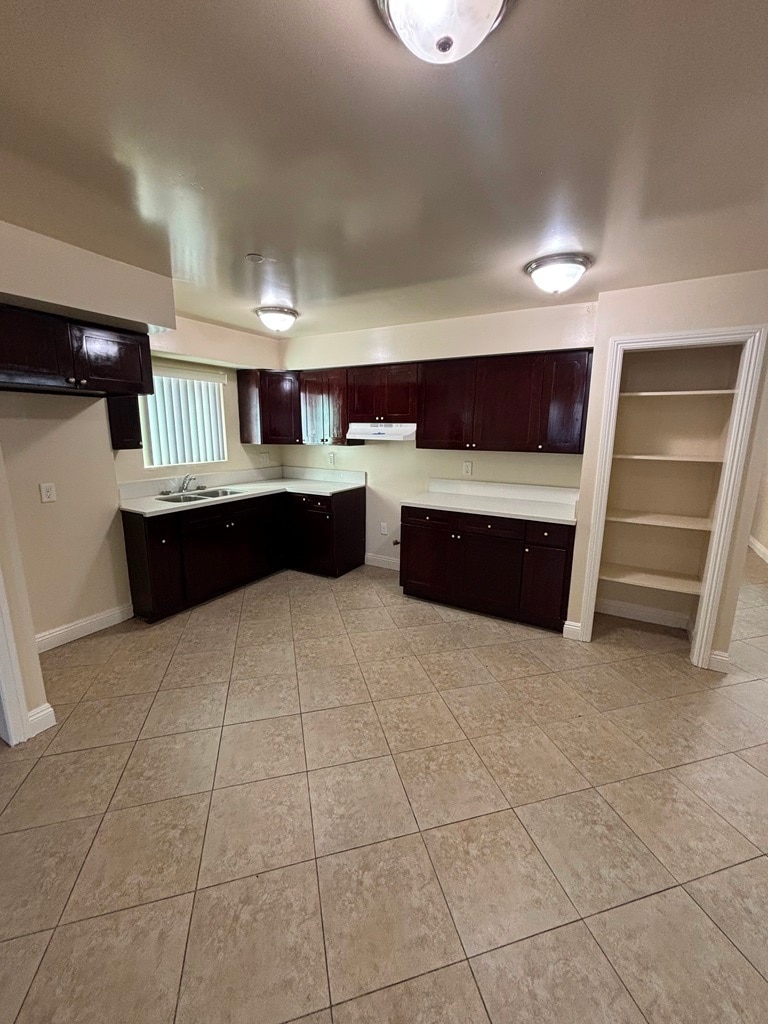 Building Photo - 9017 Avalon Blvd