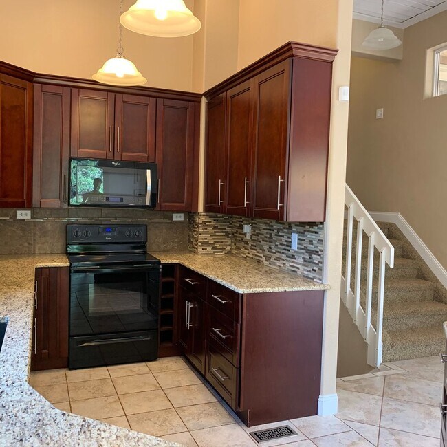 Building Photo - Beautifully updated home on 5 acres