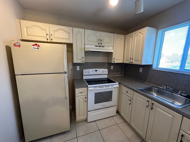 Building Photo - 1261 SE 31st Ct