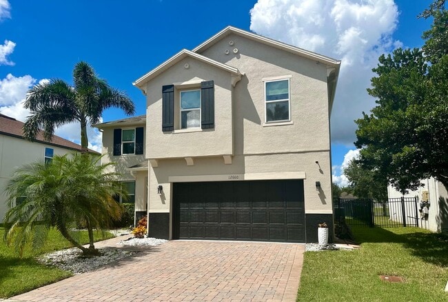 Building Photo - Discover the Charm of This Stunning 4-Bedr...