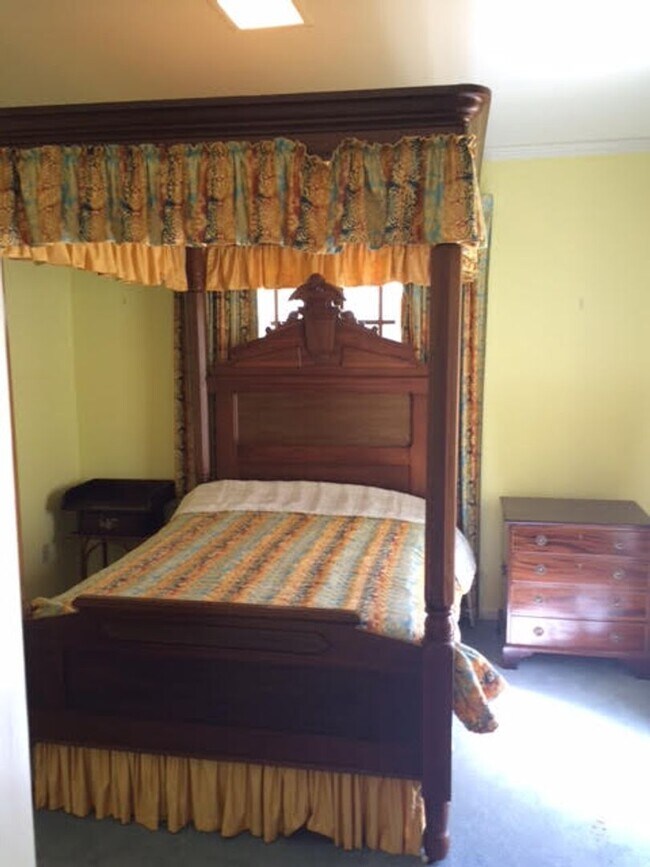 Building Photo - Great home at entrance of Bocage Jefferson Place Subdivision