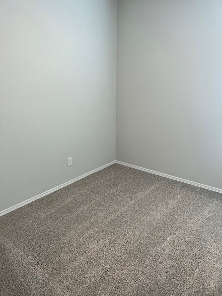 Building Photo - 10722 Violet Bloom Dr