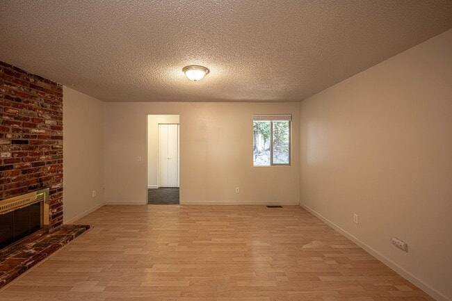 Building Photo - 17123 NE 31st Pl