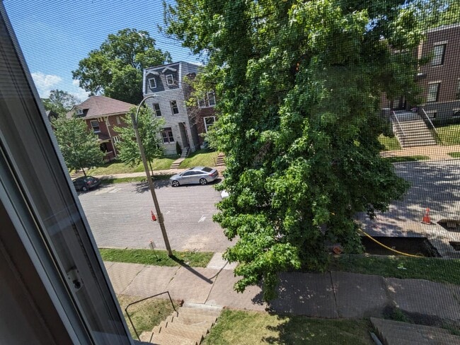 Building Photo - 4227 Botanical Ave