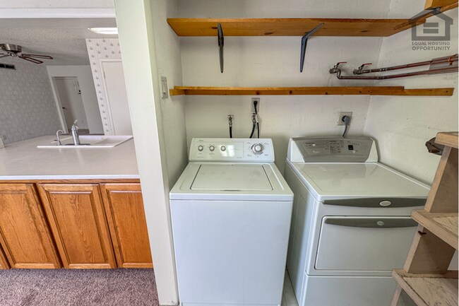 Building Photo - 3Bed/2Bath House at 55th Ave/Peoria Ave! Ready for Immediate Move-In! – NO HOA!